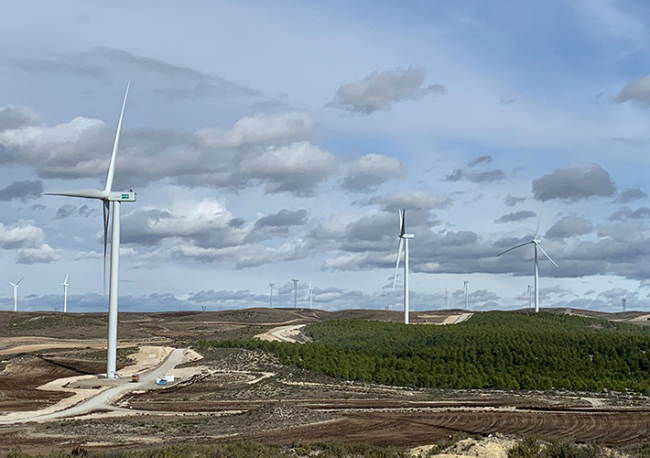 Foto ENEL GREEN POWER ESPAÑA CONECTA A LA RED EL PARQUE EÓLICO CAMPOLIVA I, SITUADO EN VILLAMAYOR DE GÁLLEGO (ZARAGOZA).